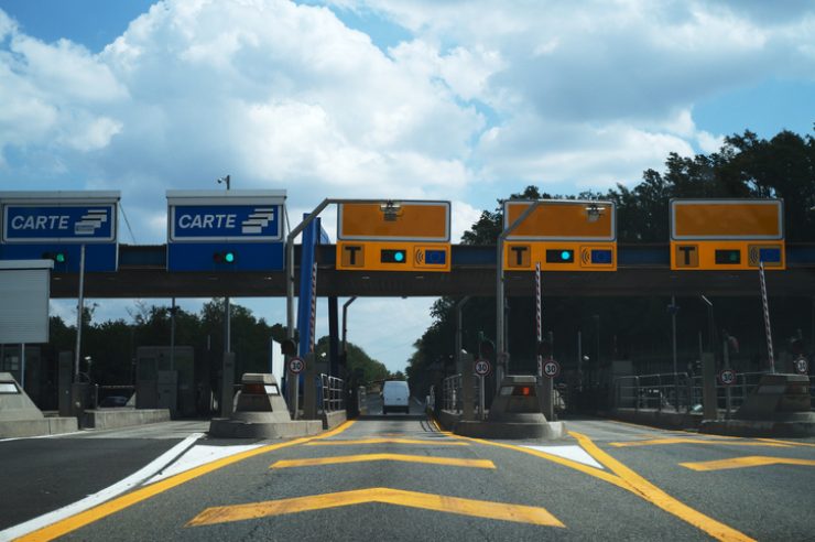 Barriera pedaggio in autostrada