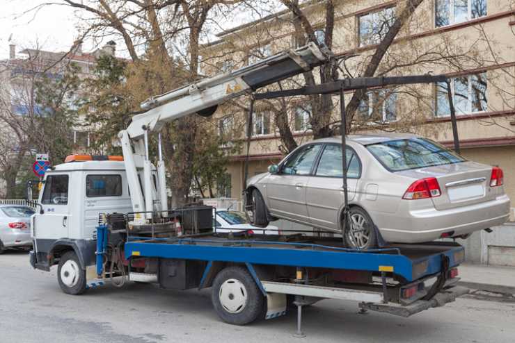 Un'auto sottoposta a fermo amministrativo