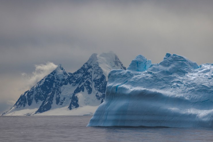 Iceberg blu in Antartide