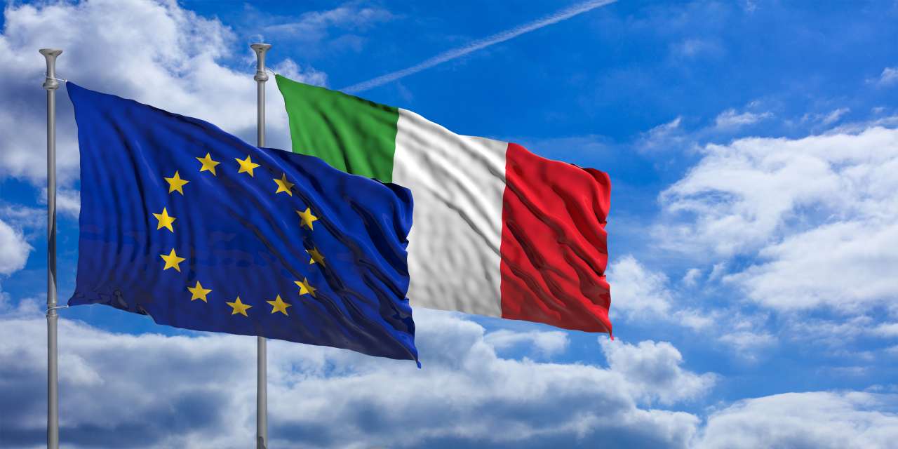 Bandiera italiana e dell'Unione Europea