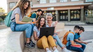 Studenti fuori dal campus