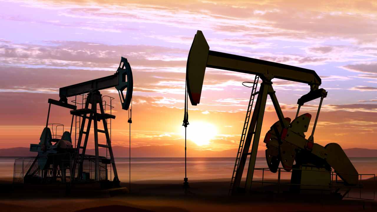 Crolla il prezzo del petrolio